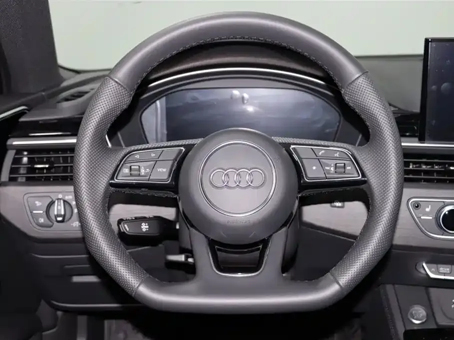 Audi A4L — фото 10