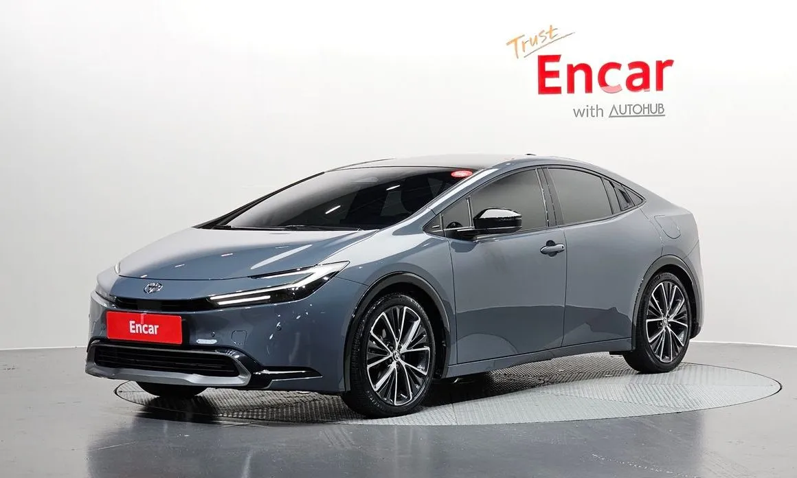 Toyota Prius — фото 1