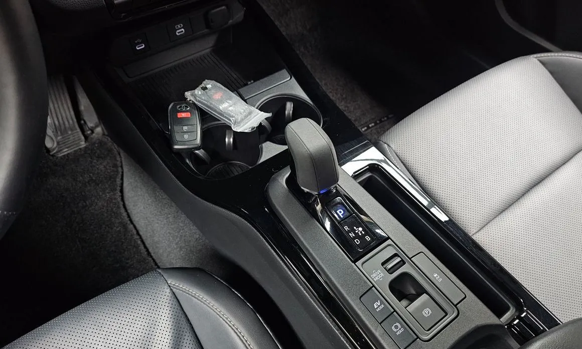 Toyota Prius — фото 8