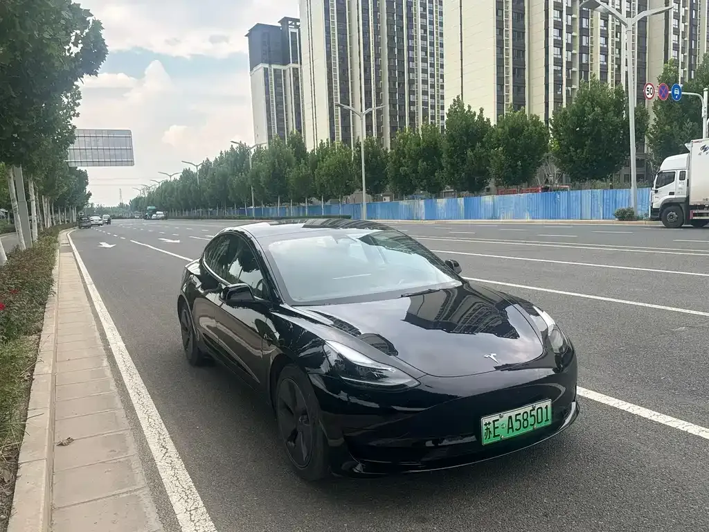 Tesla Model 3 — фото 5