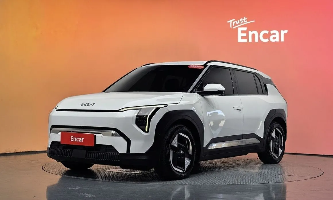 Kia EV3 — фото 1