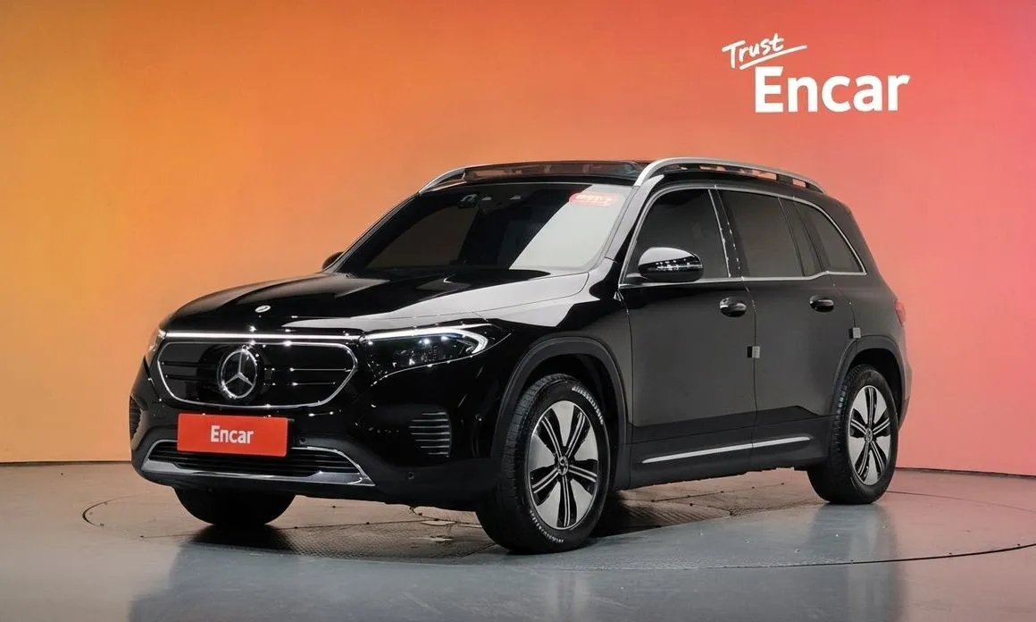 Mercedes-Benz EQB — фото 1