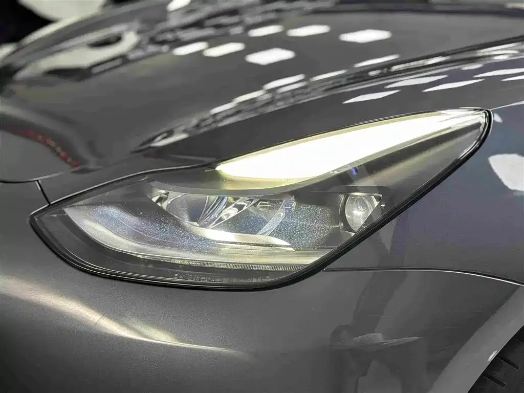 Tesla Model 3 — фото 2