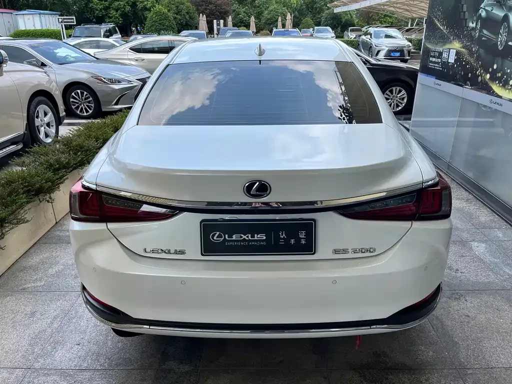 Lexus ES — фото 6