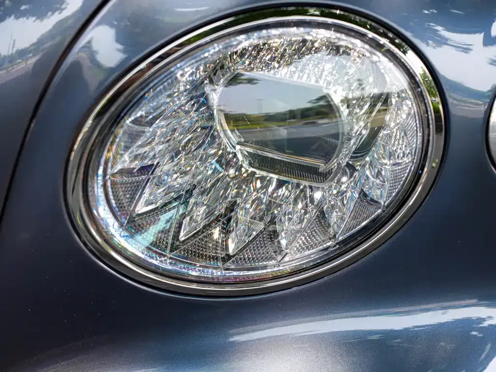Bentley Flying Spur — фото 2