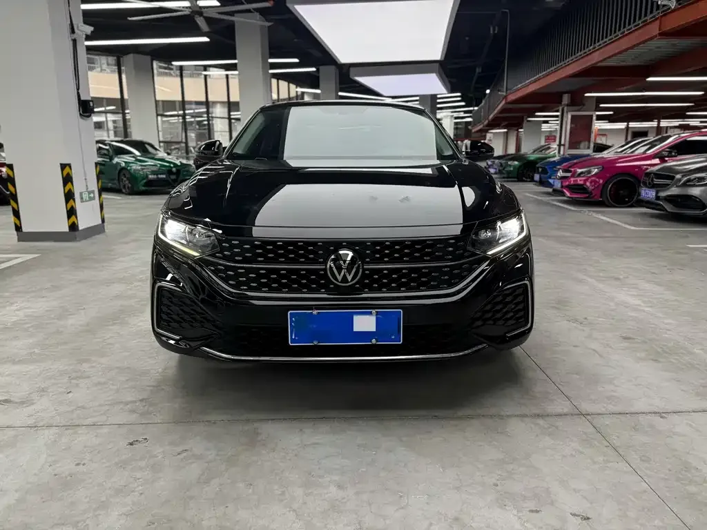 Volkswagen Passat — фото 6