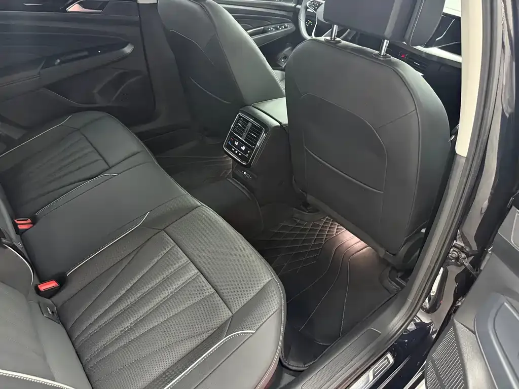 Volkswagen Passat — фото 2