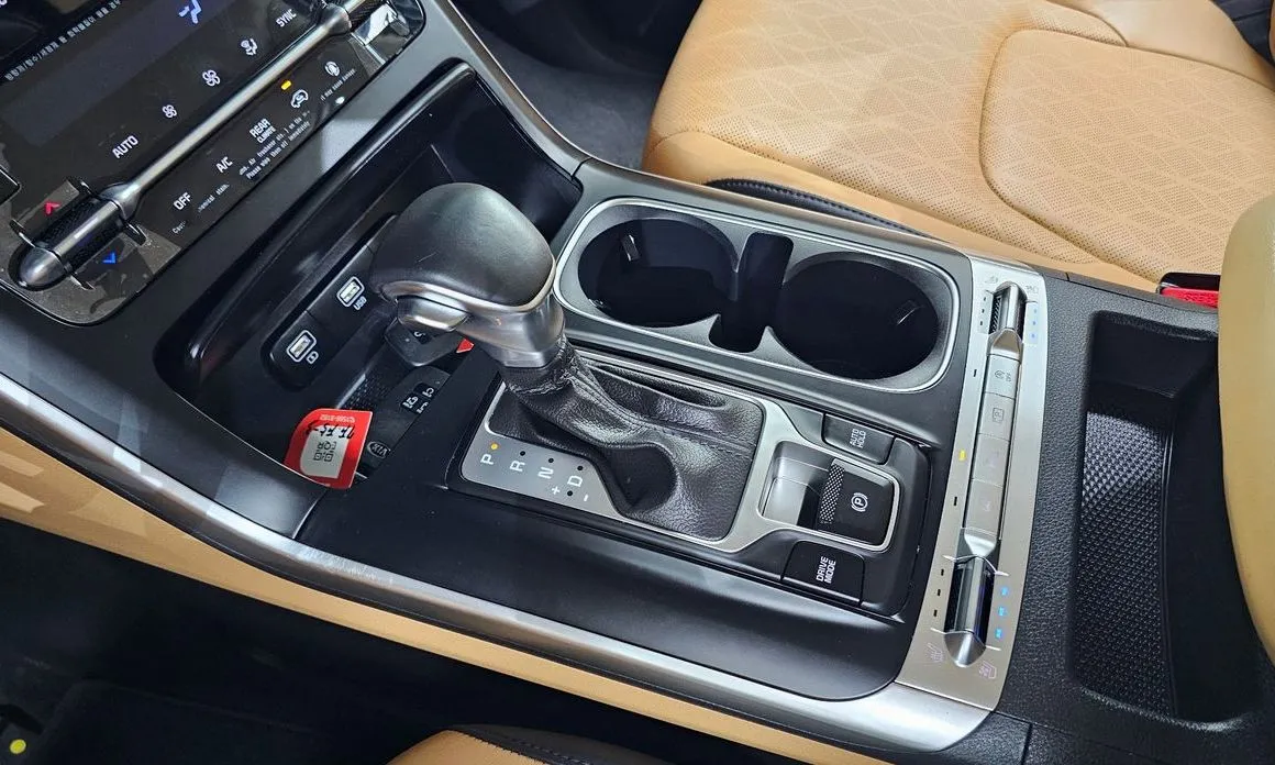 Kia Carnival — фото 10