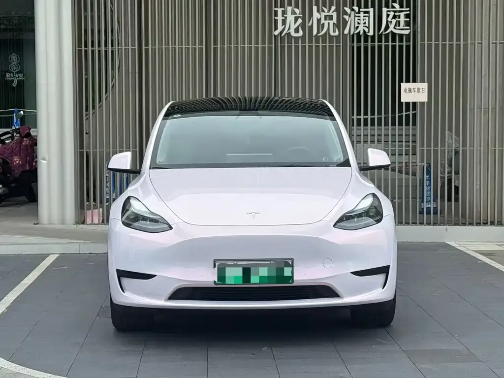 Tesla Model Y — фото 7