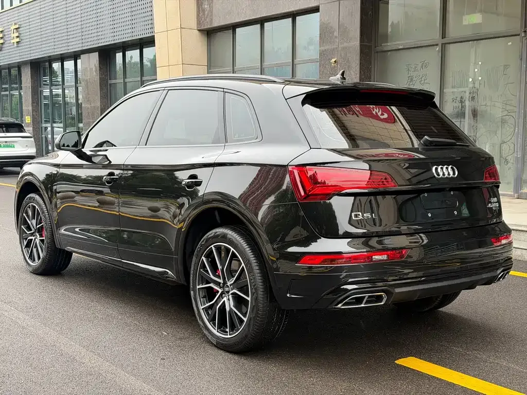 Audi Q5L — фото 9