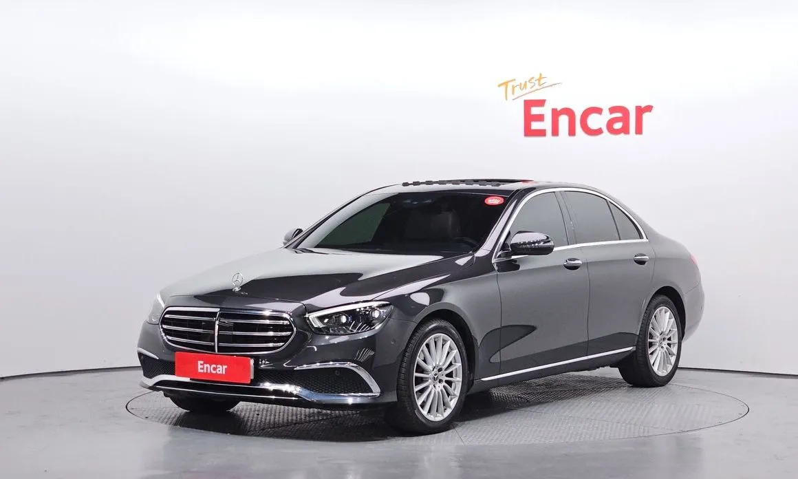 Mercedes-Benz E-Class — фото 1