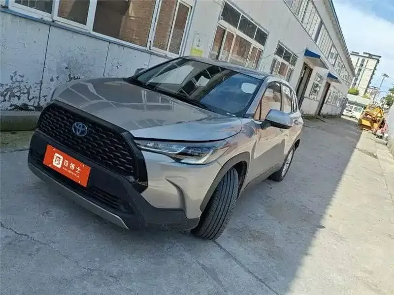 Toyota Corolla Cross — фото 1