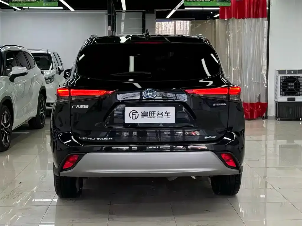 Toyota Highlander — фото 10