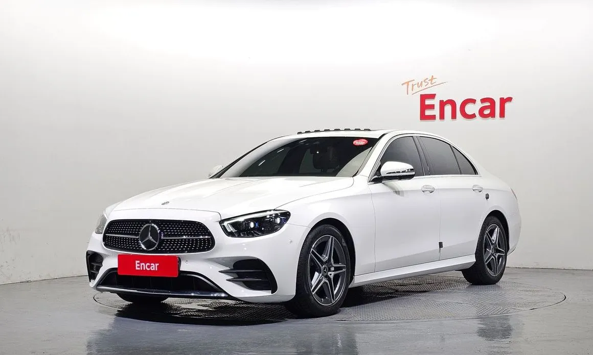 Mercedes-Benz E-Class — фото 1