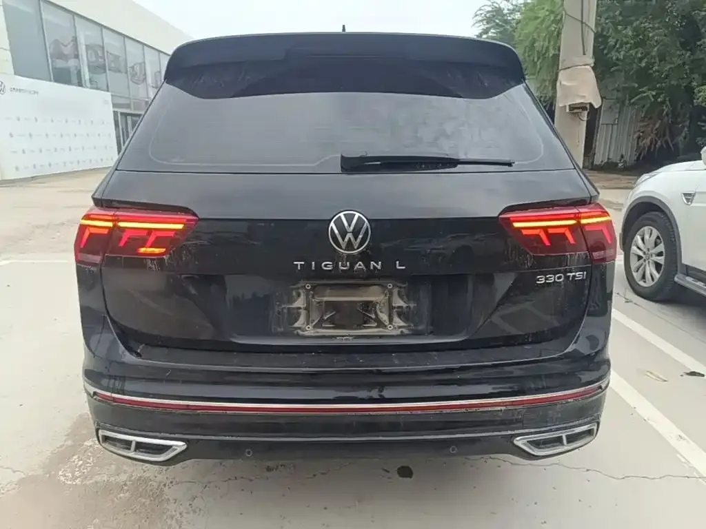 Volkswagen Tiguan L — фото 9