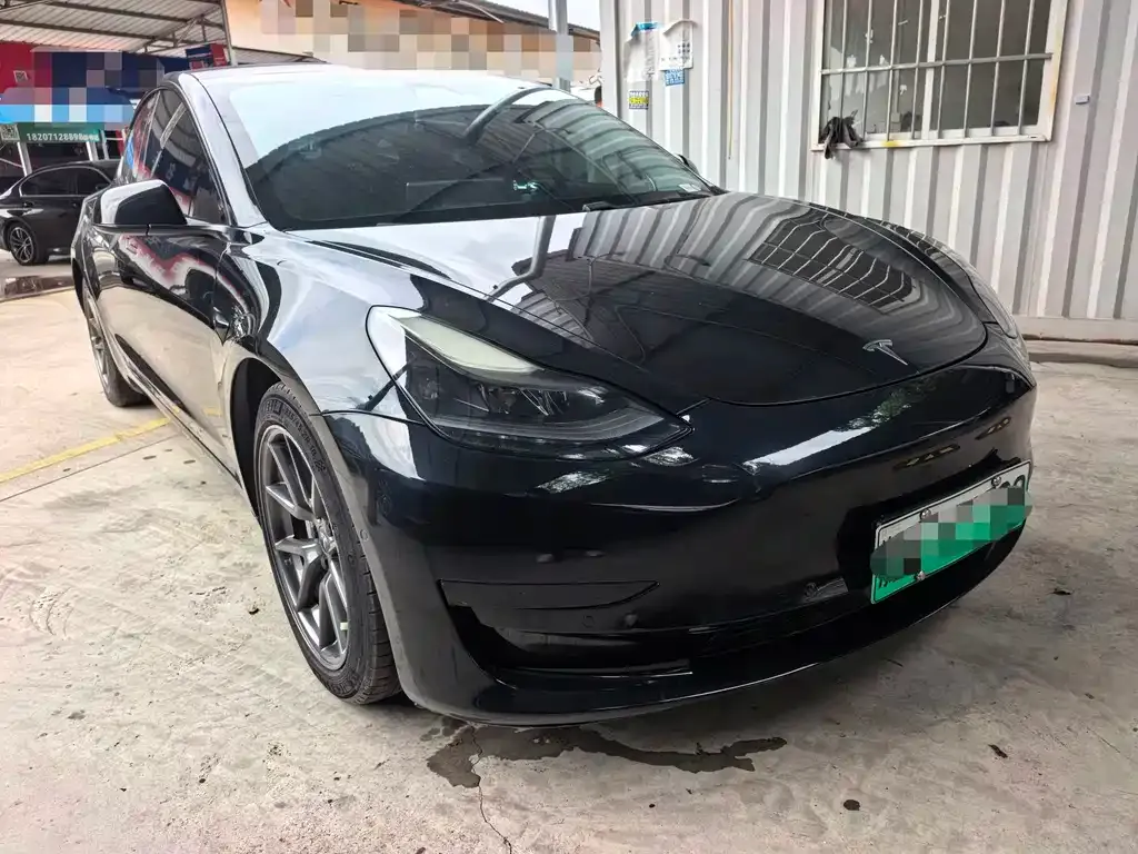 Tesla Model 3 — фото 1