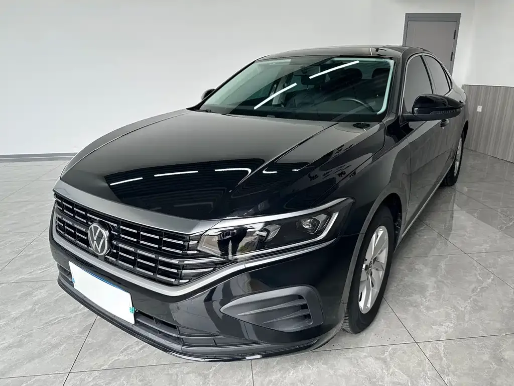 Volkswagen Passat — фото 1