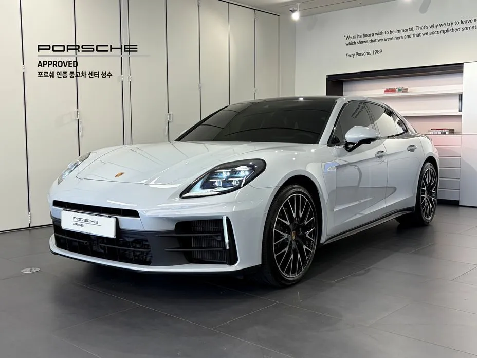 Porsche Panamera — фото 1