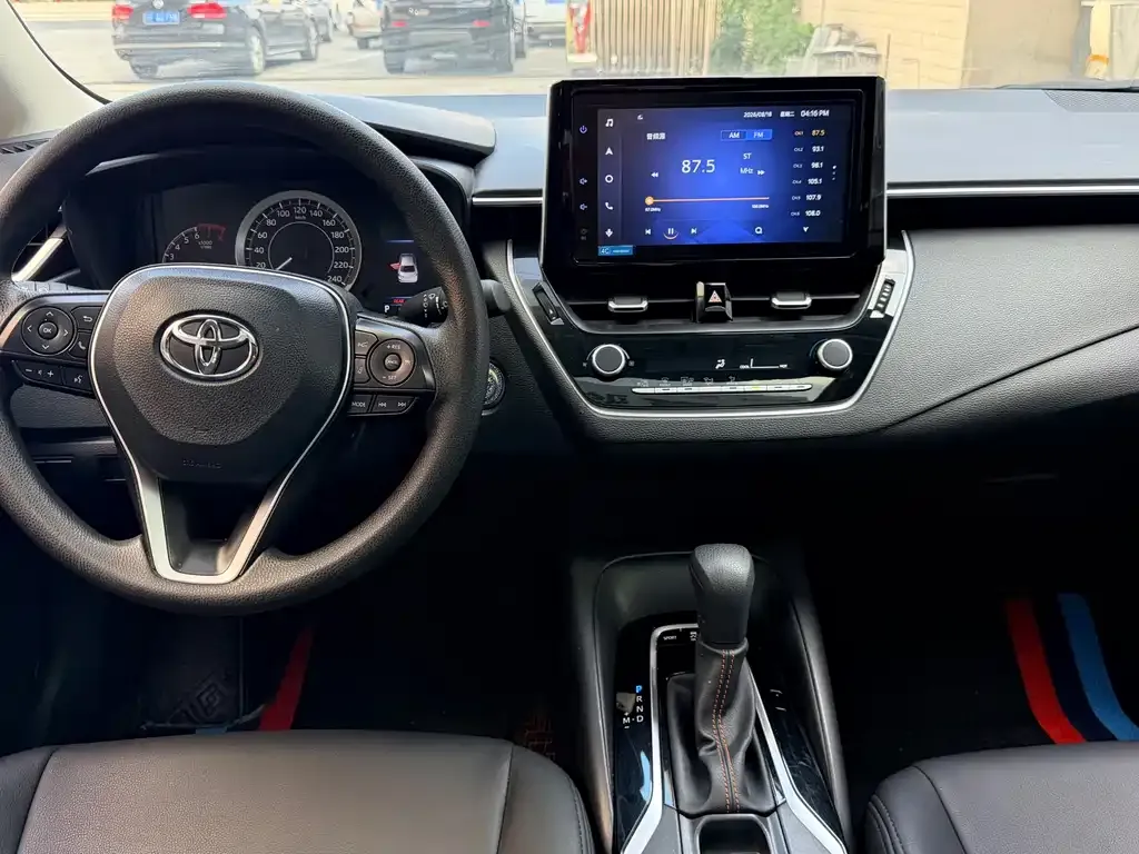 Toyota Corolla — фото 5