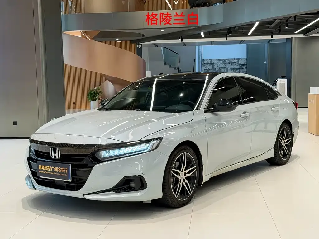 Honda Accord — фото 1