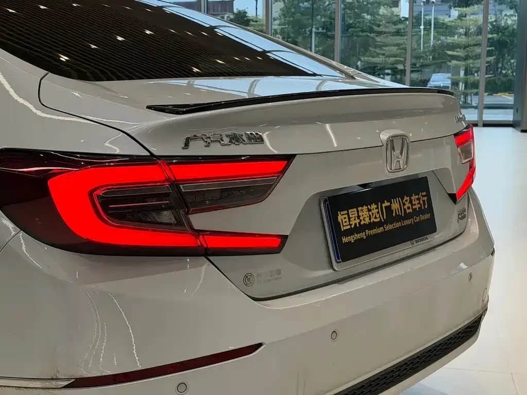 Honda Accord — фото 10