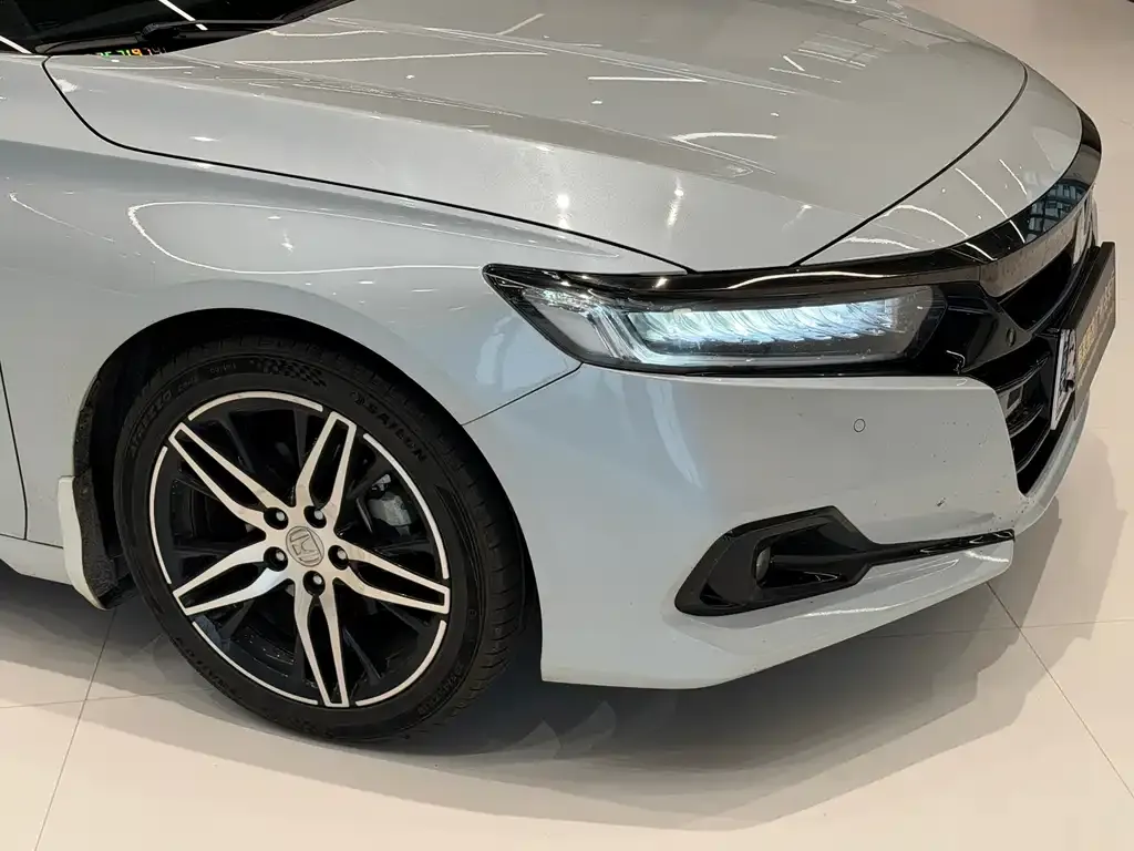 Honda Accord — фото 7