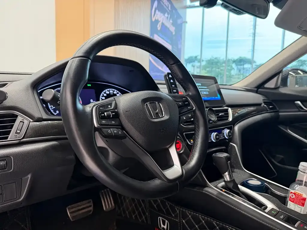 Honda Accord — фото 3