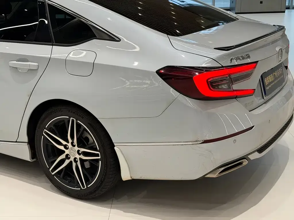 Honda Accord — фото 5
