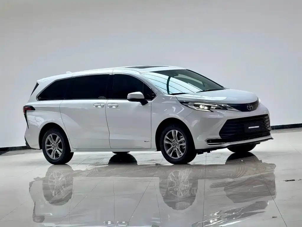 Toyota Sienna — фото 2