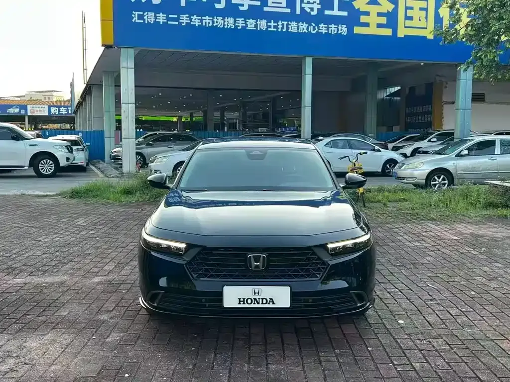 Honda Accord — фото 9