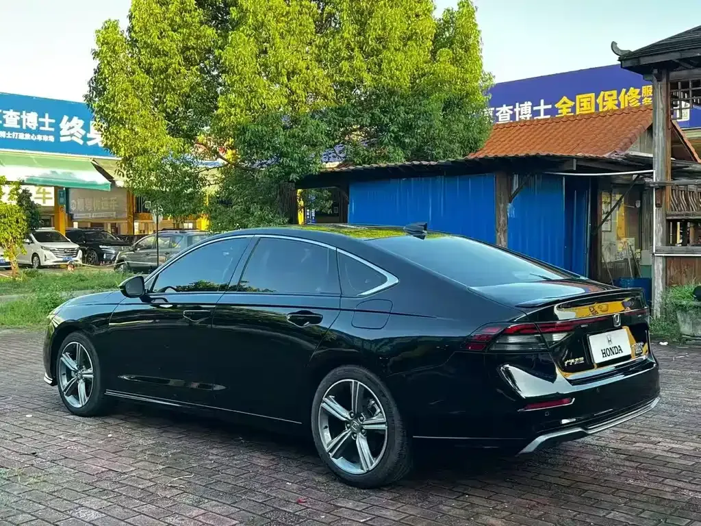 Honda Accord — фото 5
