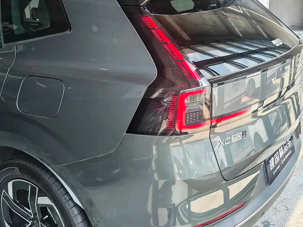 Volvo XC70 Plug-in Hybrid — фото 6