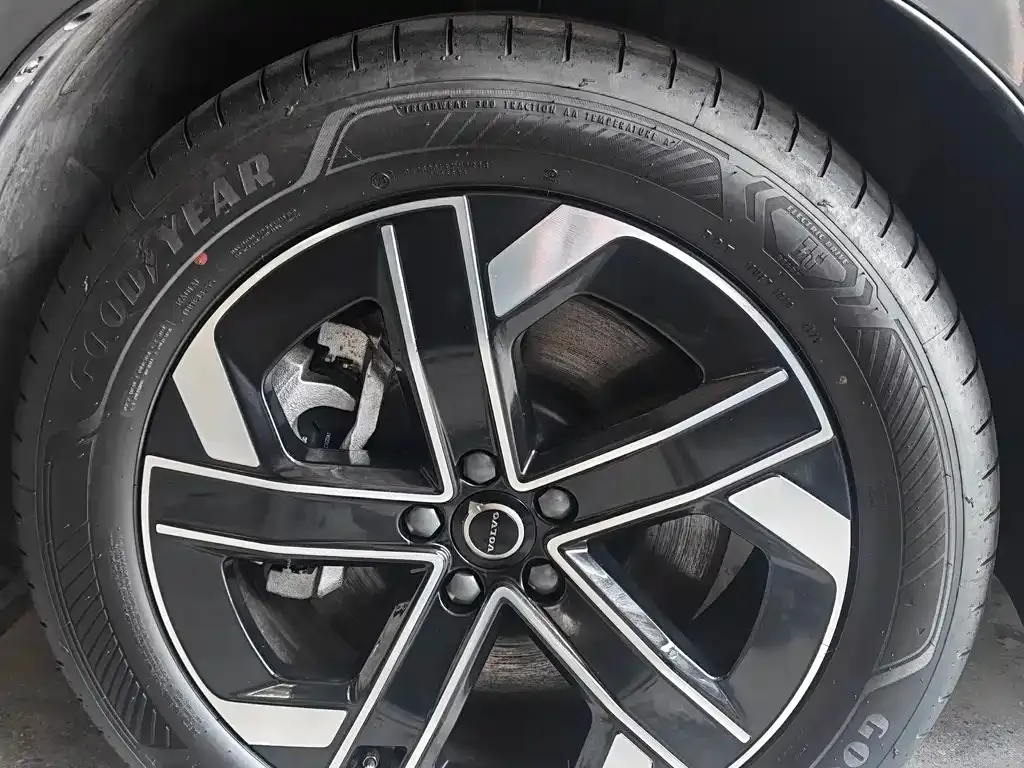 Volvo XC70 Plug-in Hybrid — фото 10