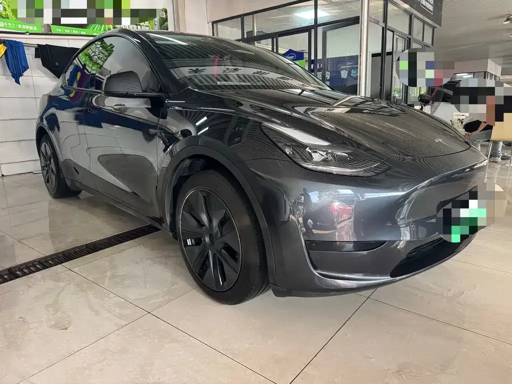 Tesla Model Y — фото 5