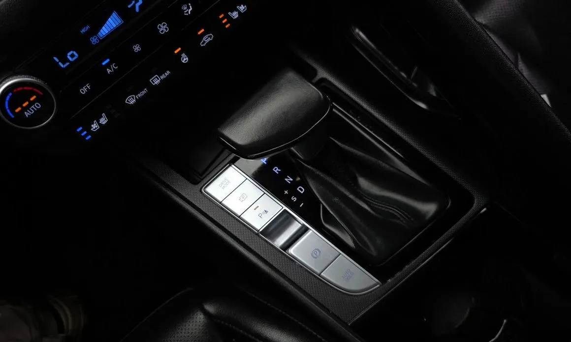Hyundai AVANTE — фото 6