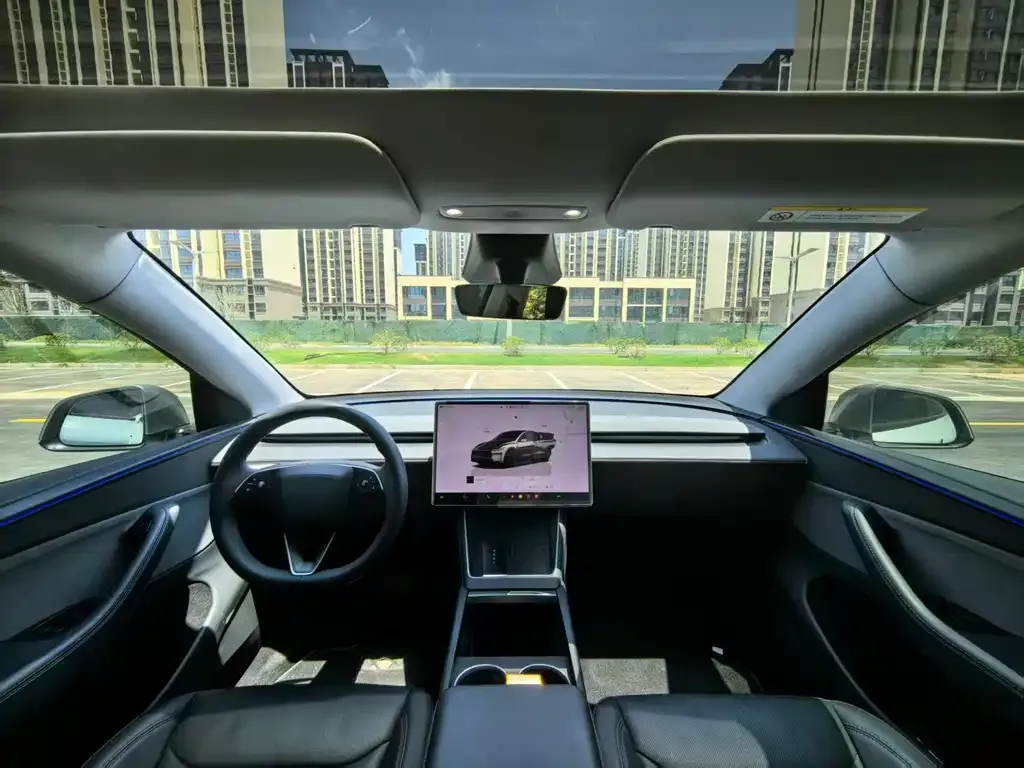 Tesla Model Y — фото 4