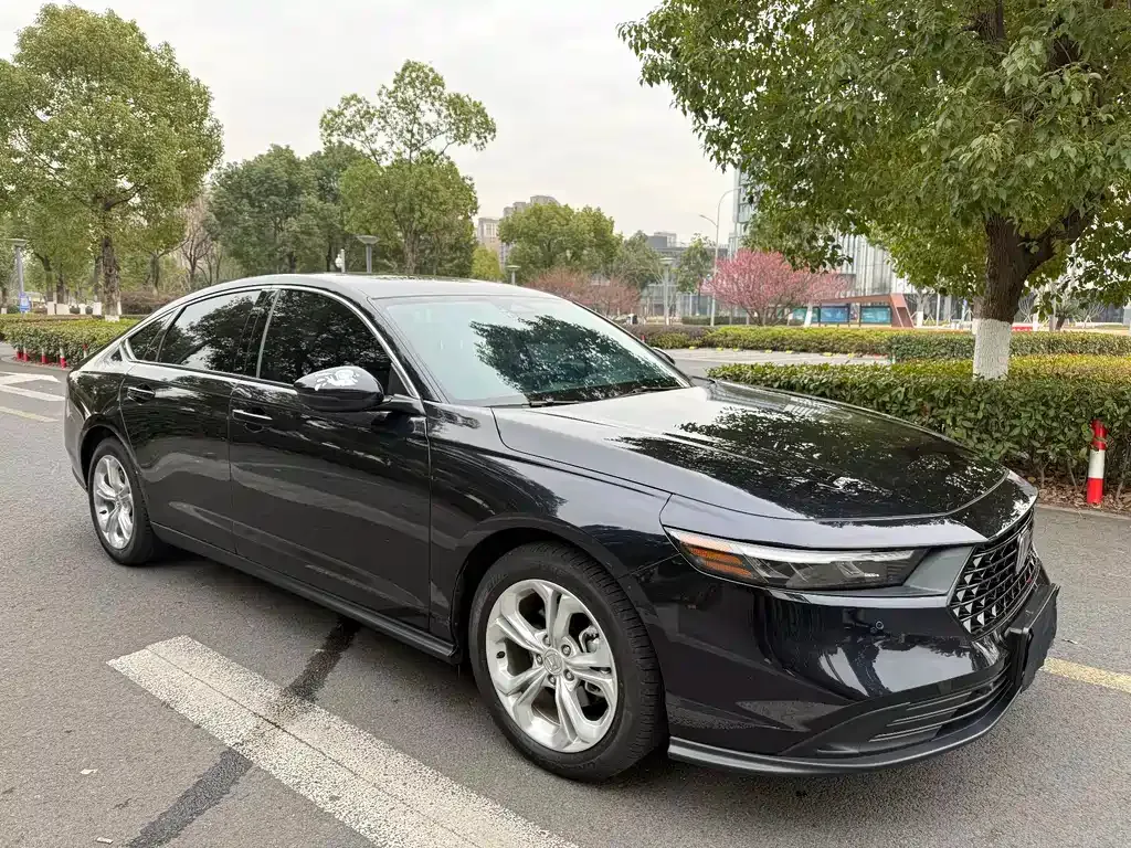 Honda Accord — фото 9