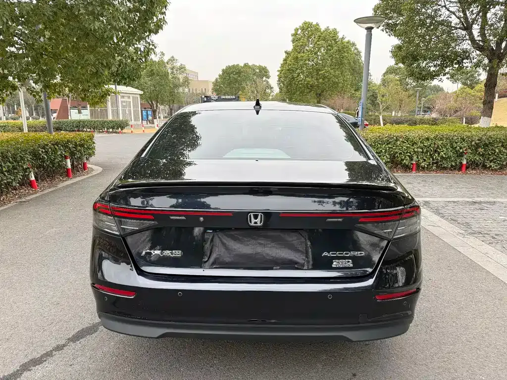 Honda Accord — фото 7