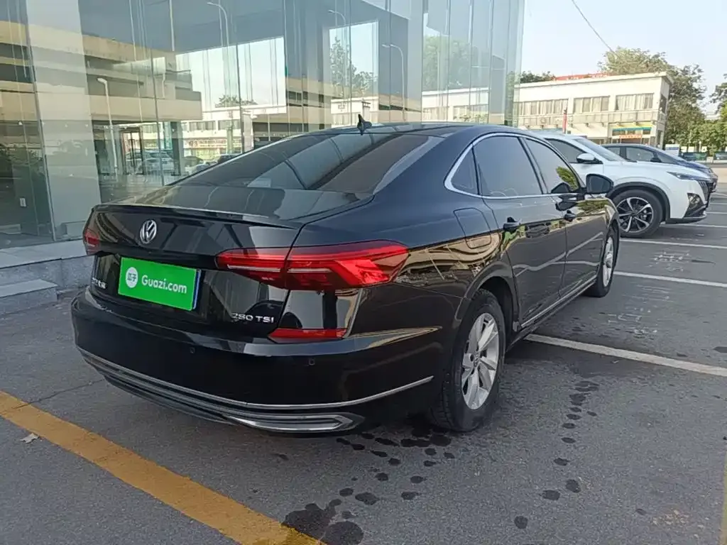 Volkswagen Passat — фото 7