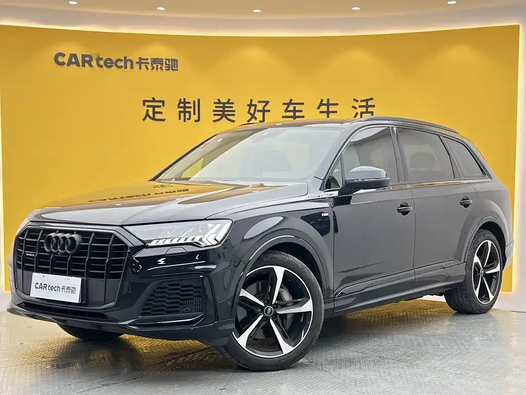 Audi Q7 — фото 1
