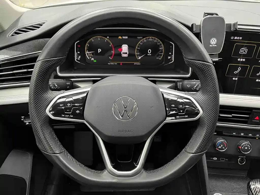 Volkswagen Tiguan L — фото 5