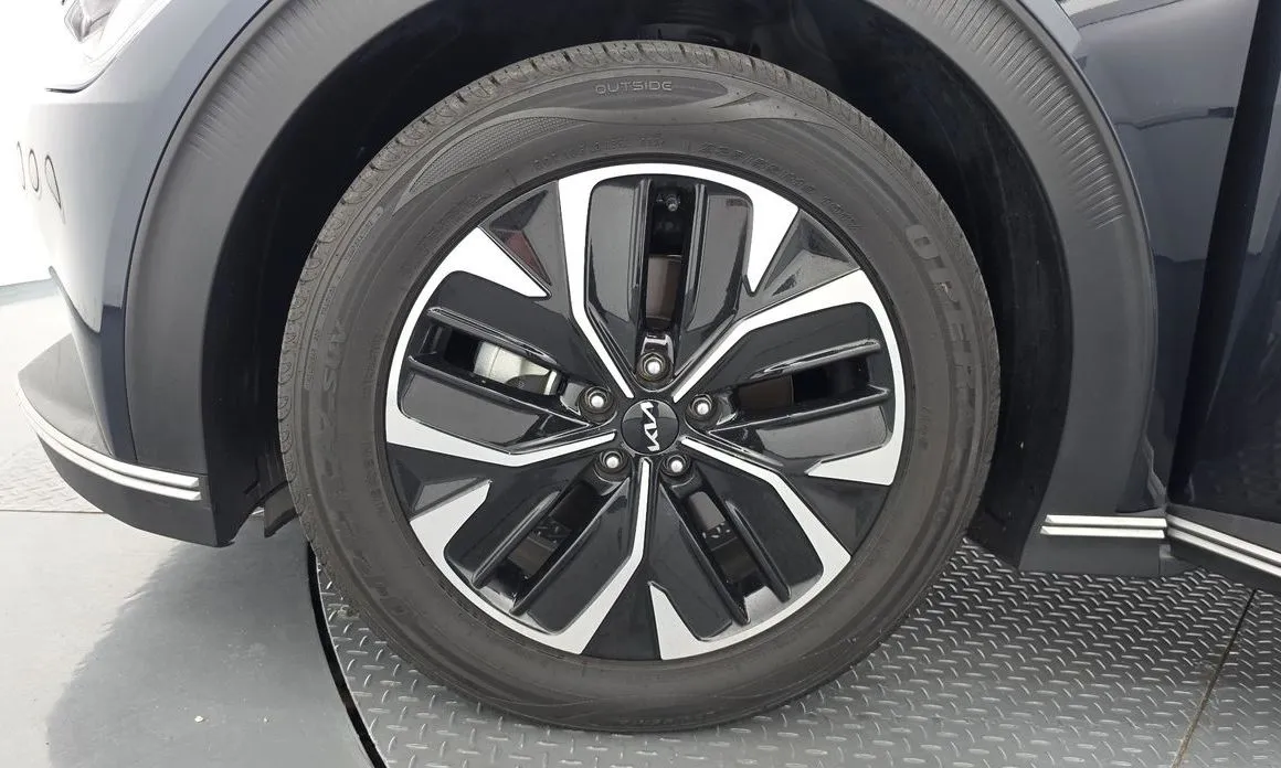 Kia EV6 — фото 10