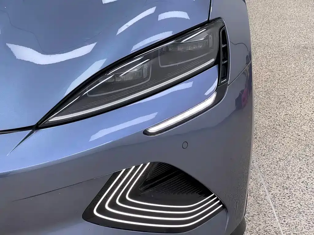 BYD Seal — фото 10