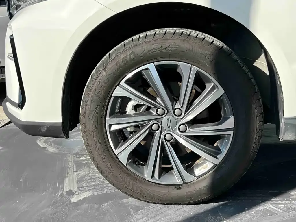 Geely Vision X6 — фото 9