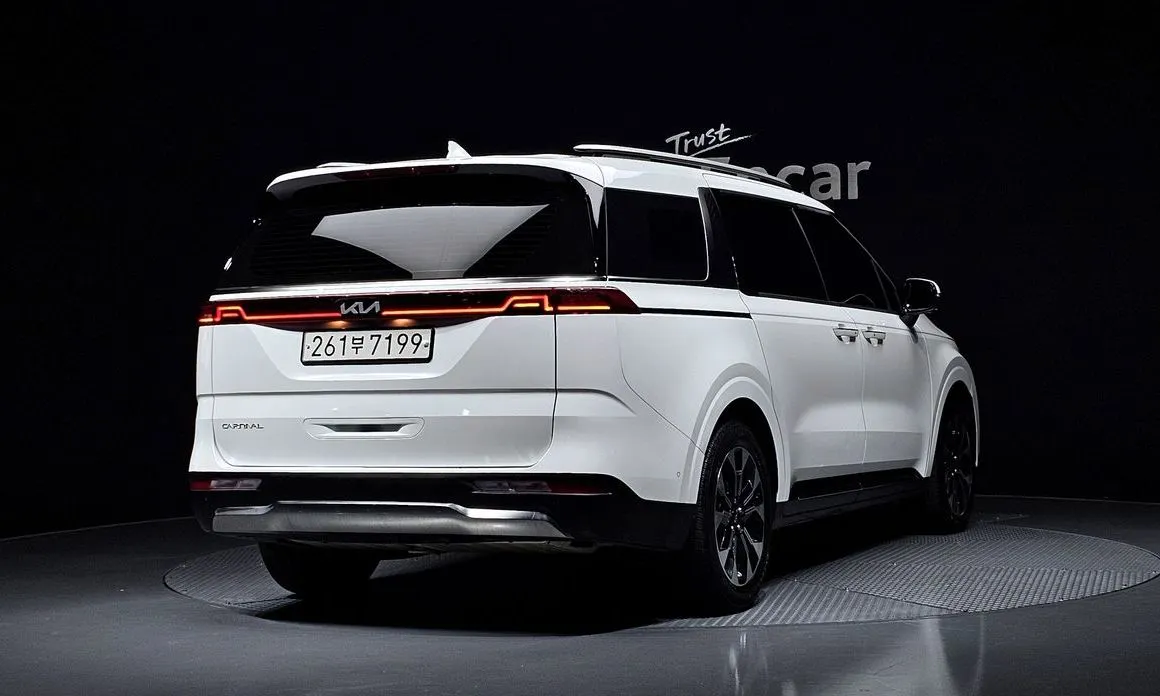 Kia Carnival — фото 2
