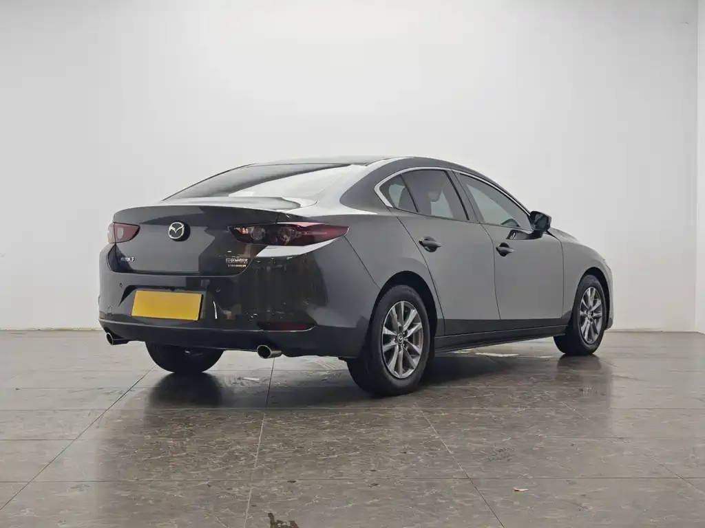 Mazda 3 Axela — фото 10
