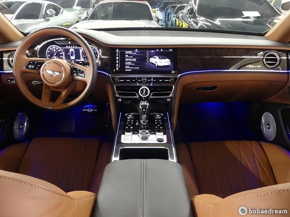 Bentley Flying Spur — фото 10