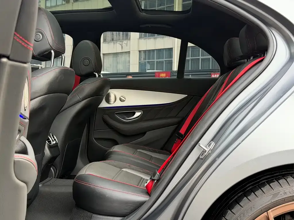 Mercedes-Benz E-Class AMG — фото 5