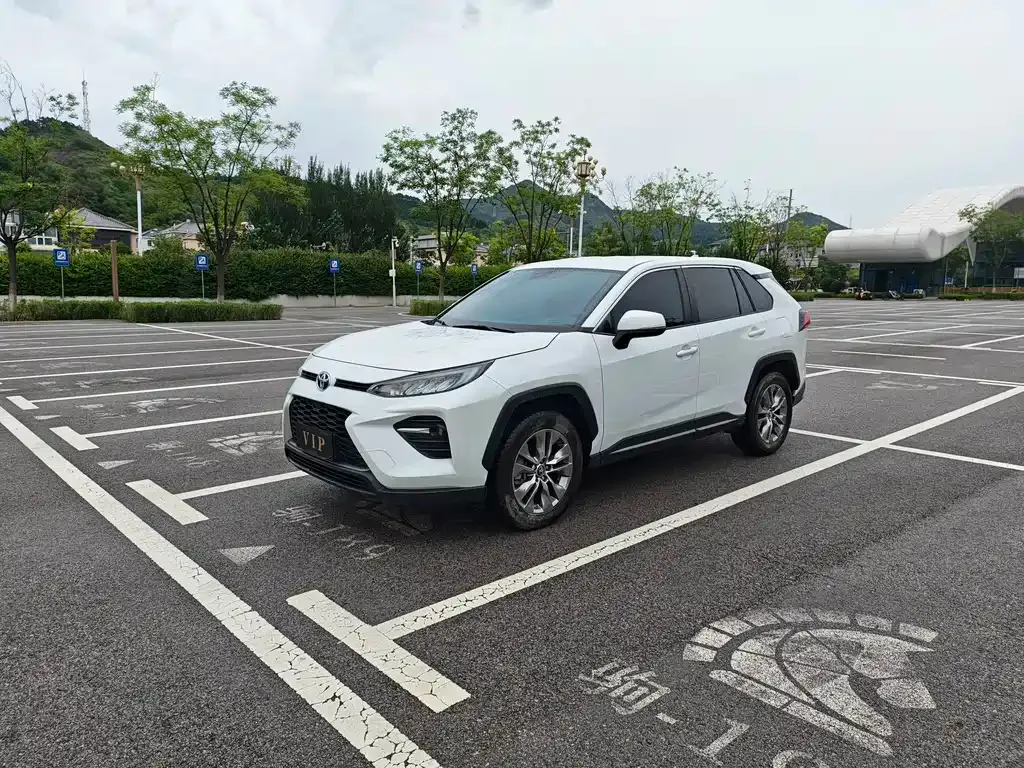 Toyota Wildlander — фото 1