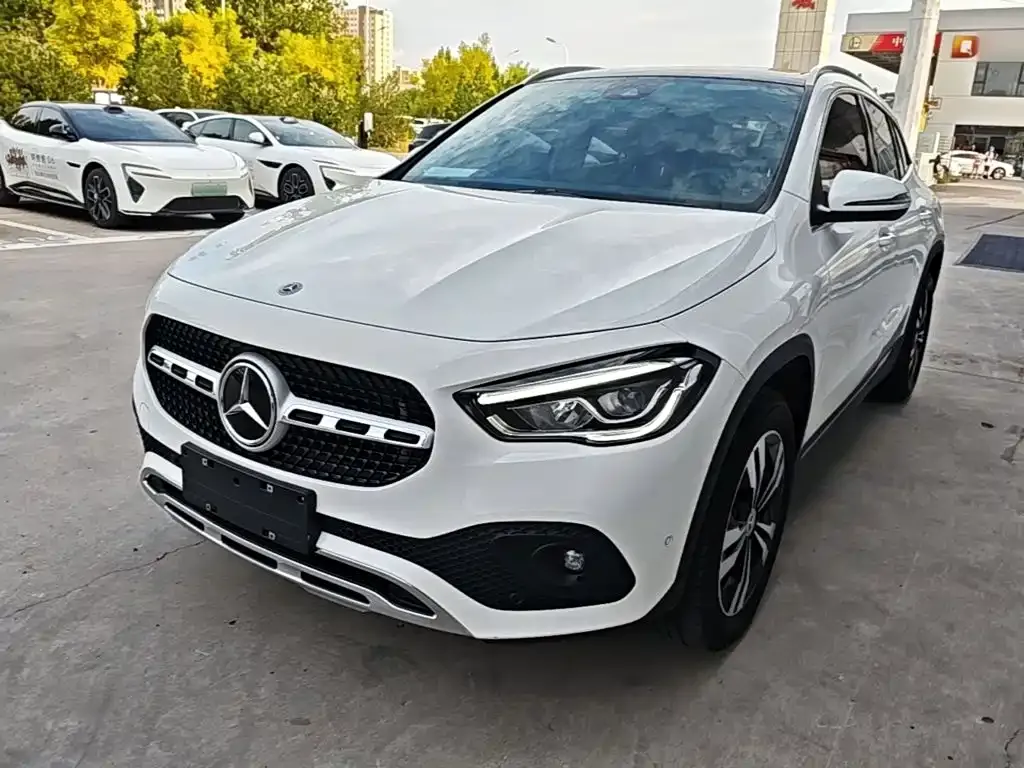 Mercedes-Benz GLA — фото 1